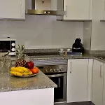 センセーション オーセンティック グラシア アパート *